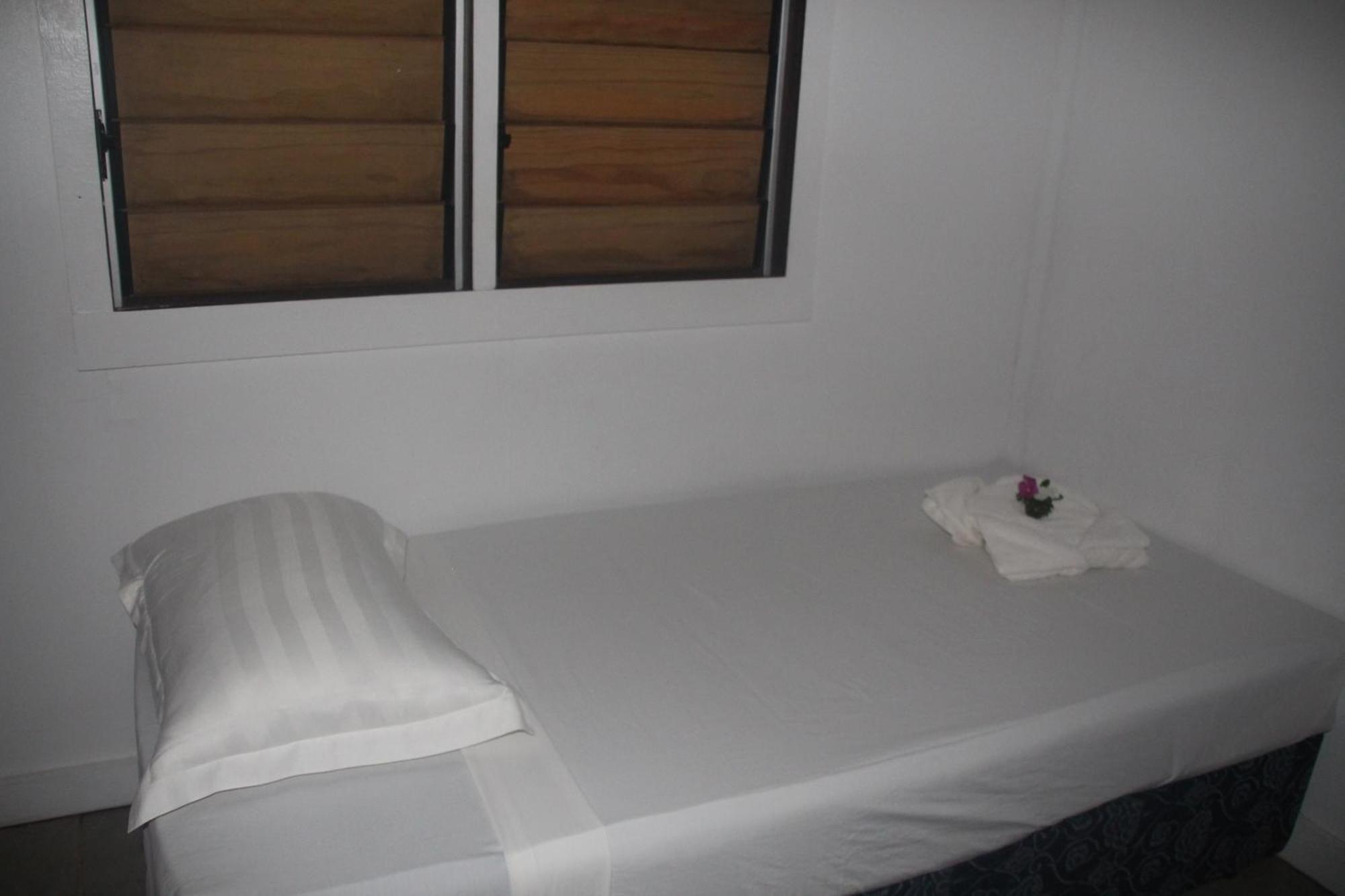 Backpackers And Dive Resort Mana Island