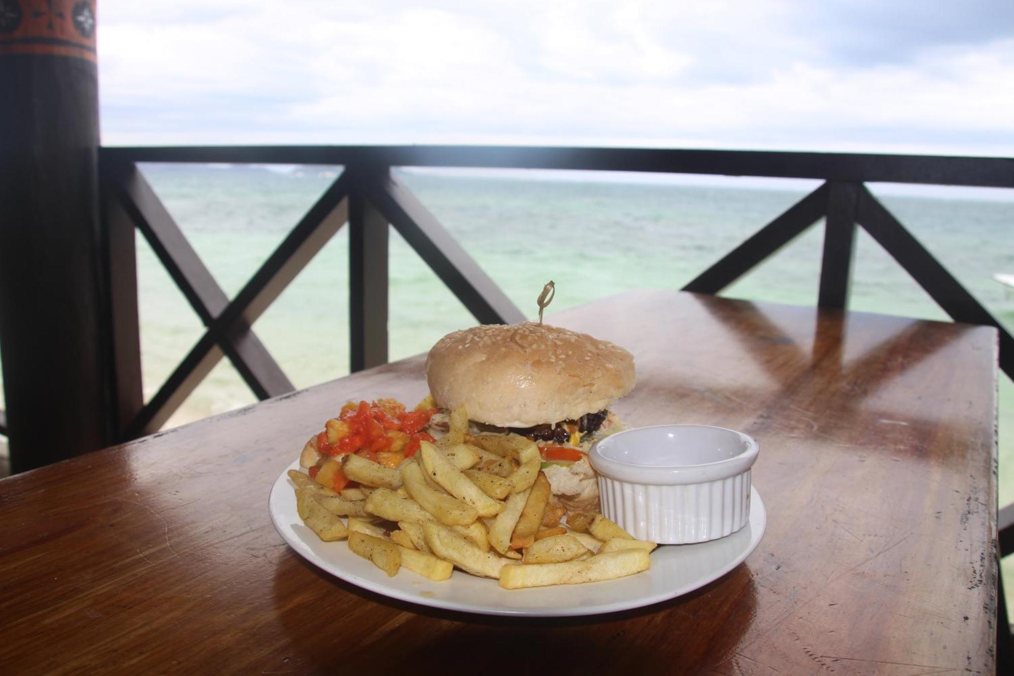 Backpackers And Dive Resort Mana Island