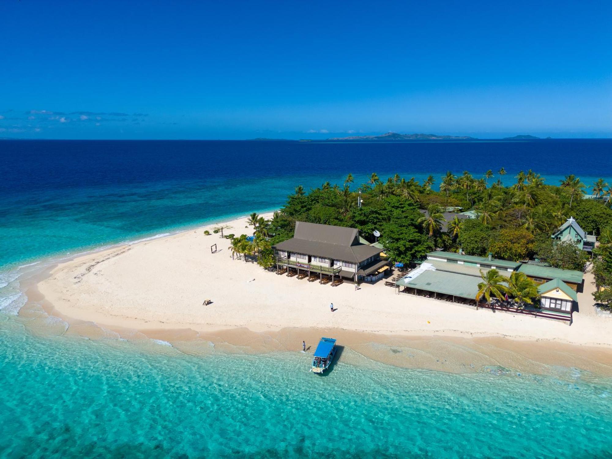 Beachcomber Island Resort 4*