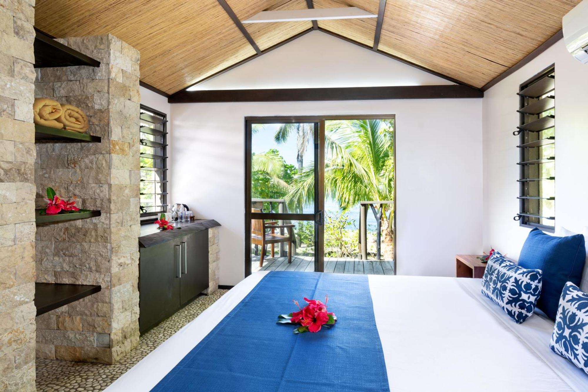 Mantaray Island 3*