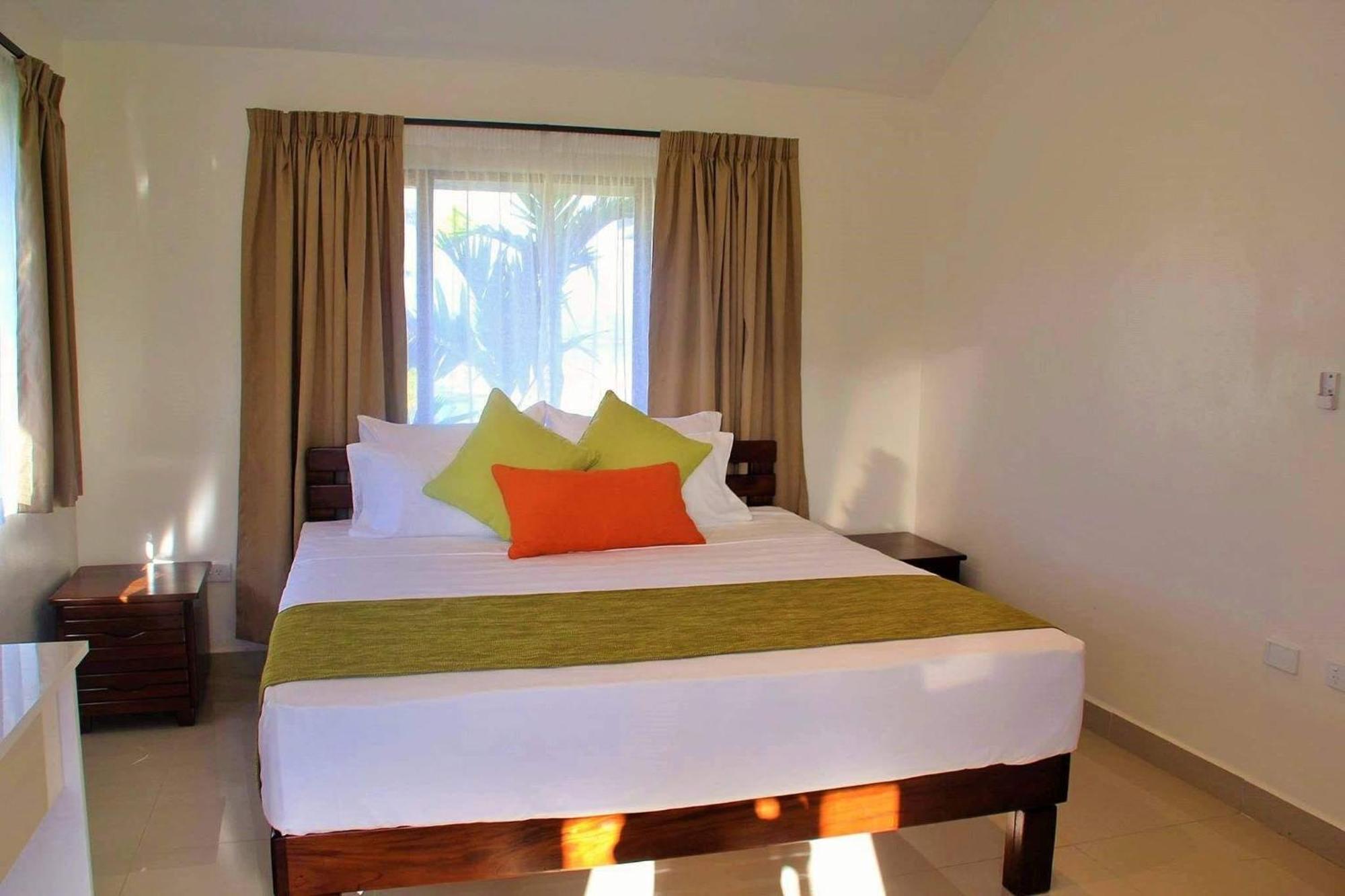 Bayview Cove 3*