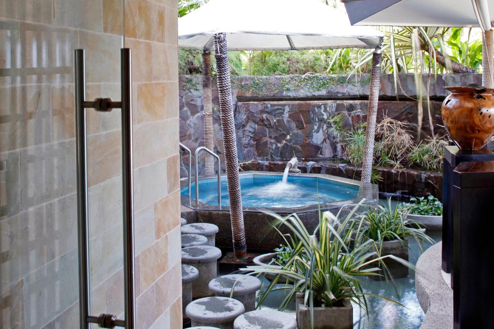 The Warwick Fiji