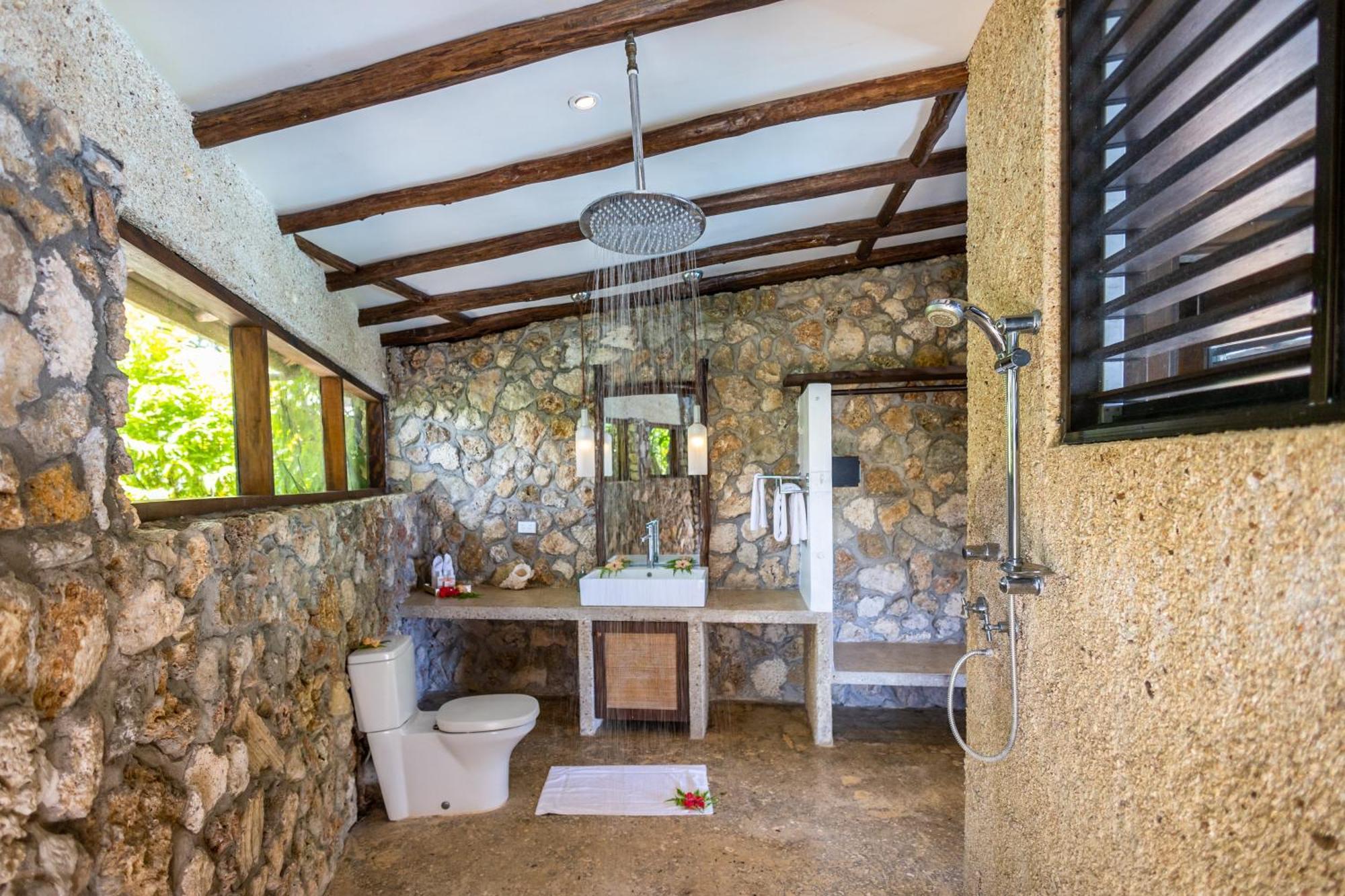 Savasi Island Resort