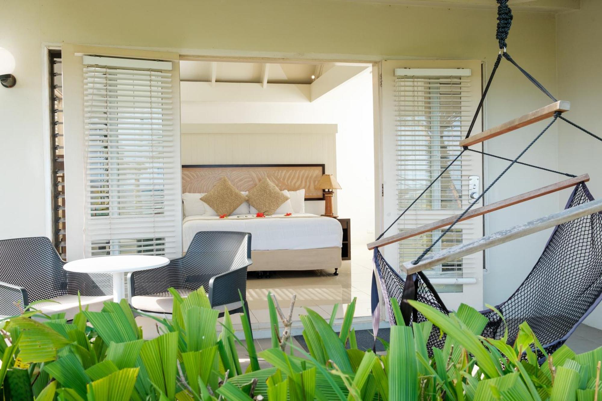 Fiji Hideaway & 4*