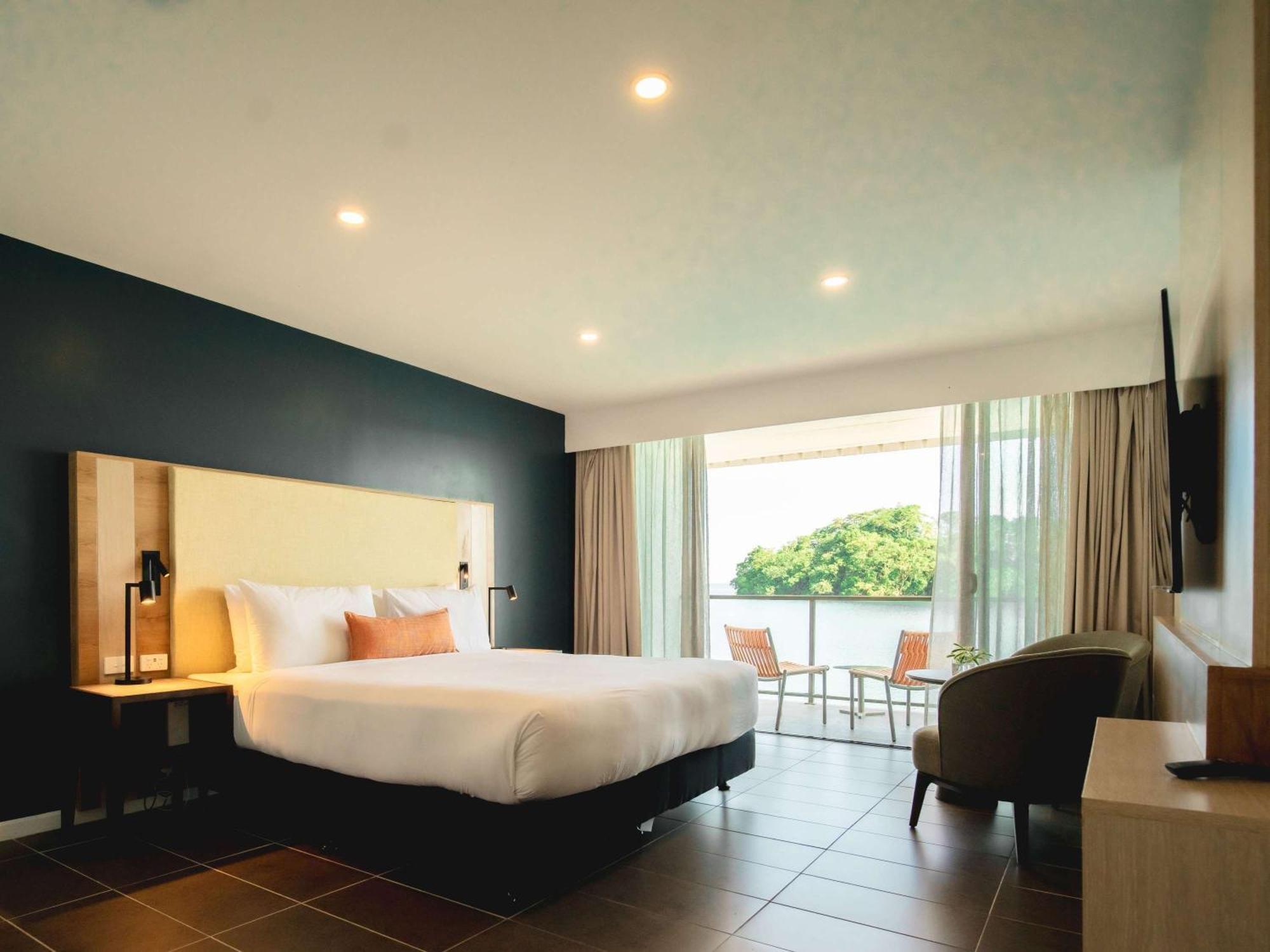 Hotel Novotel Lami Bay