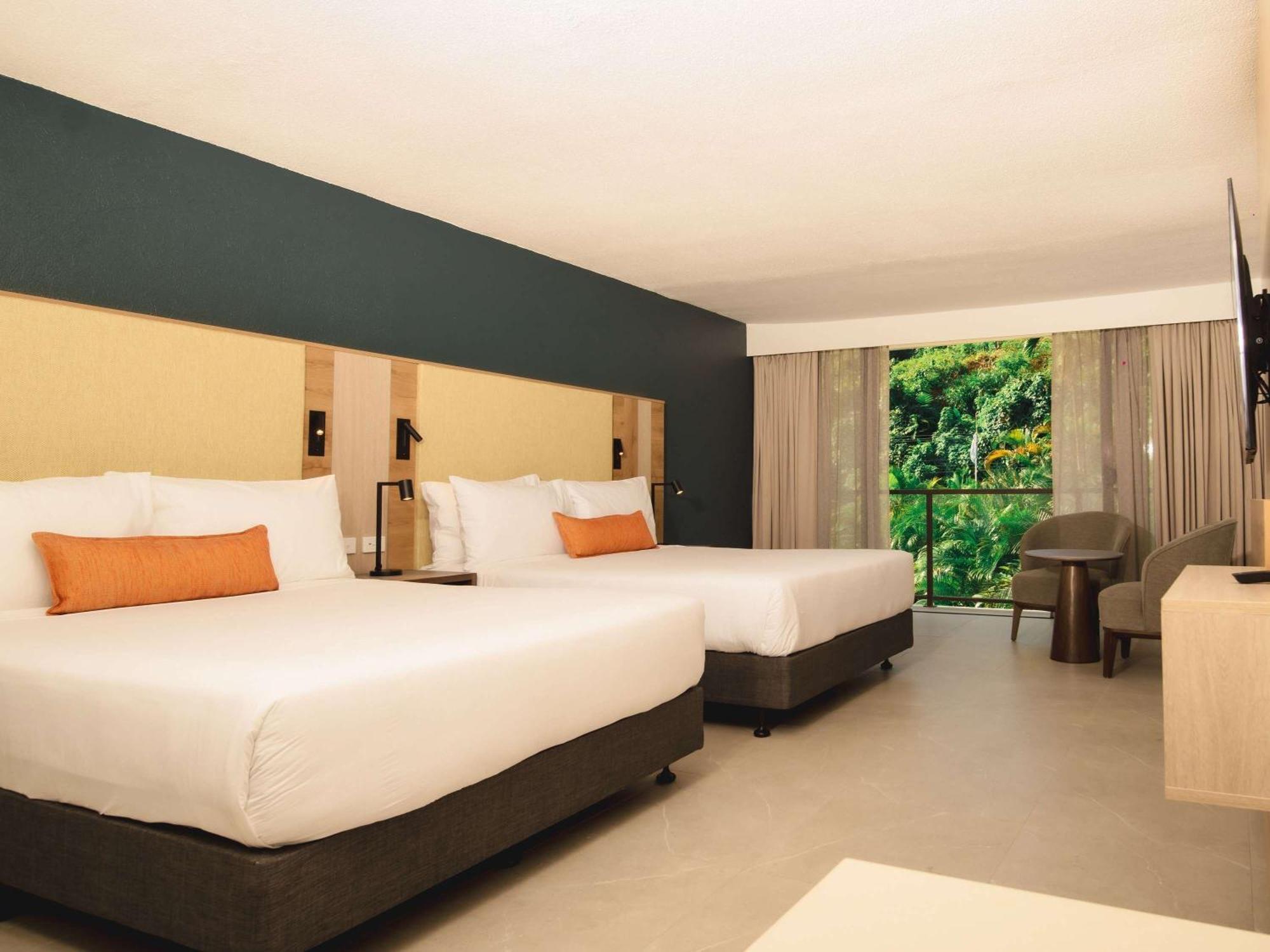 Hotel Novotel Lami Bay
