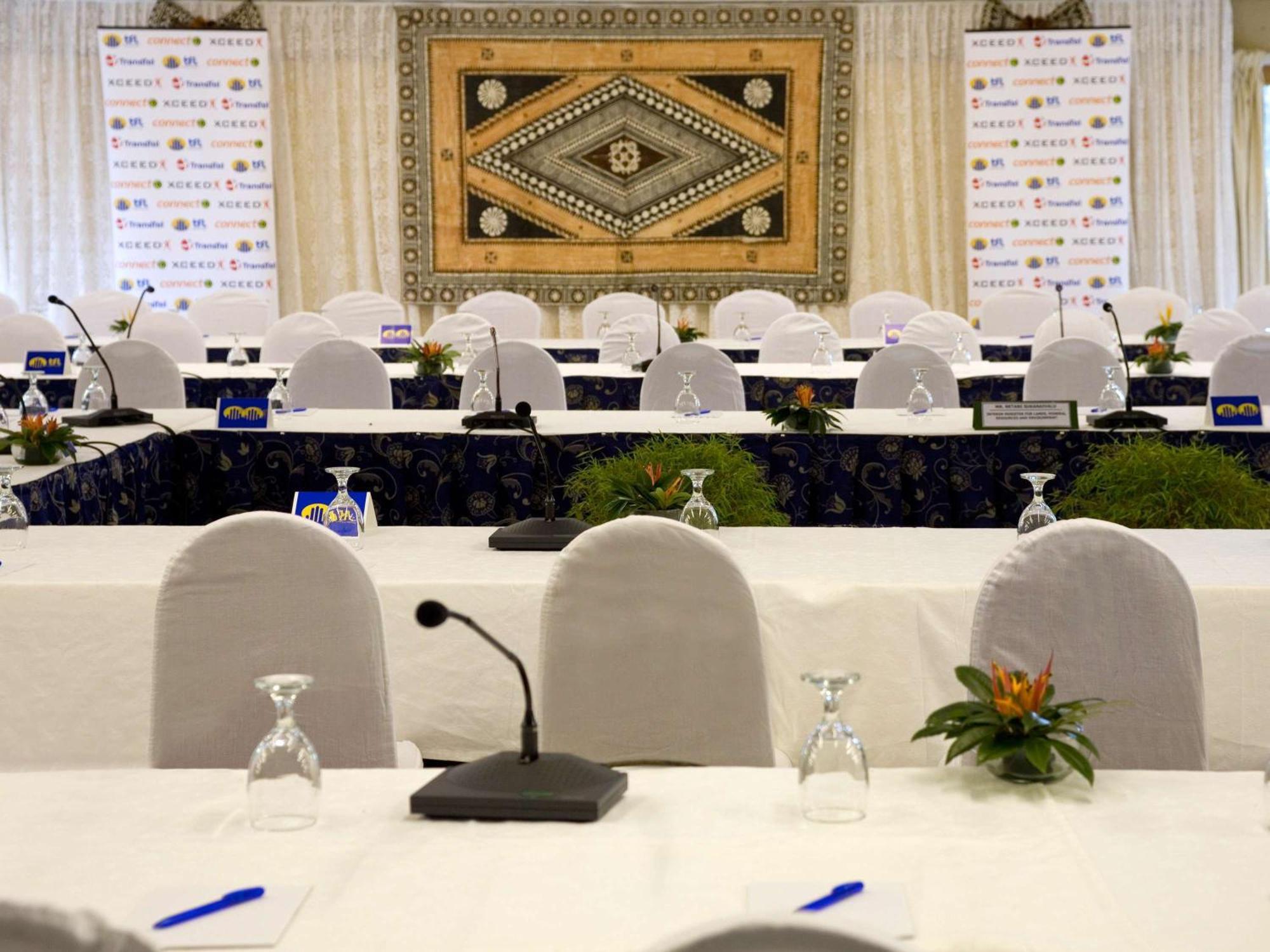 Novotel Lami Bay 4*