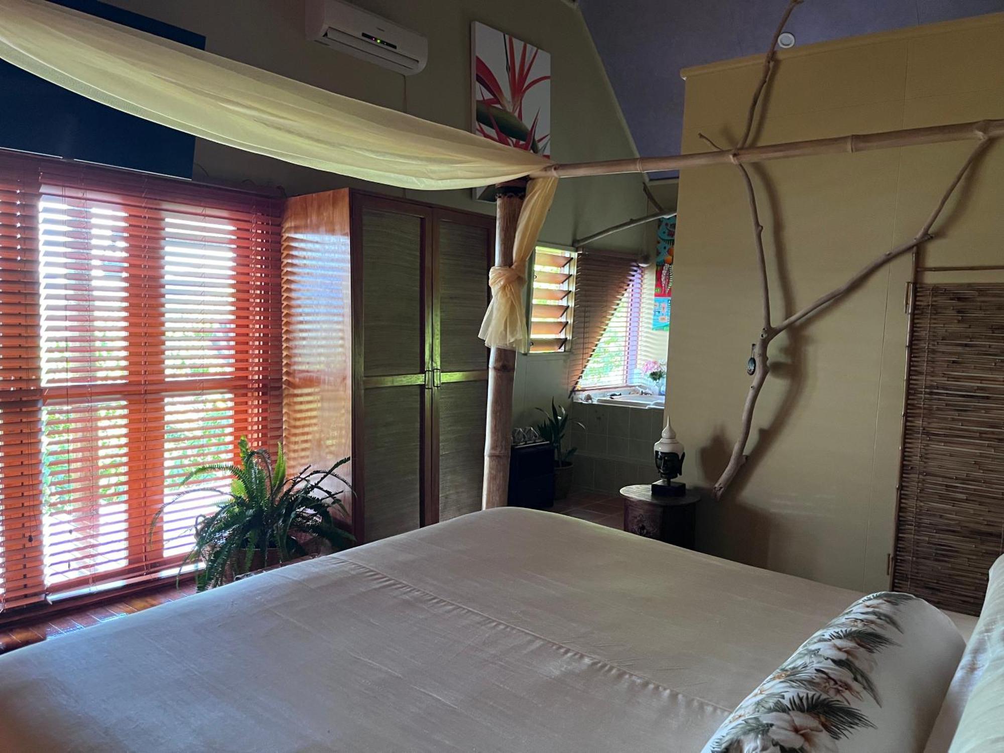 Naveria Heights Bed & Breakfast Savusavu