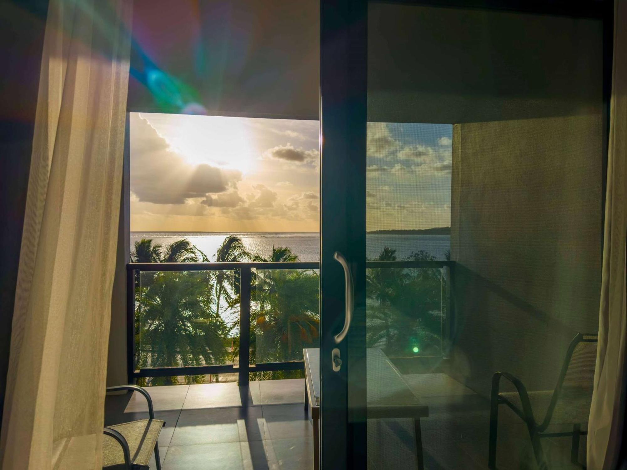 Ramada By Wyndham Seafront Coral Coast Apartment Korotogo