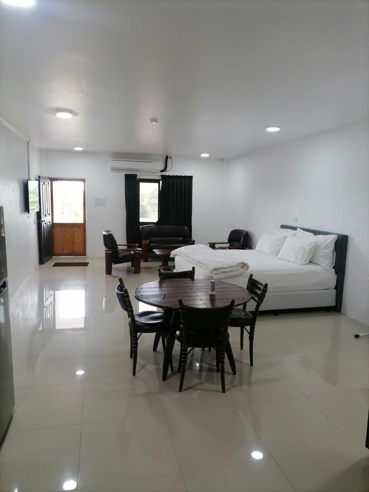 Hotel White Diamond