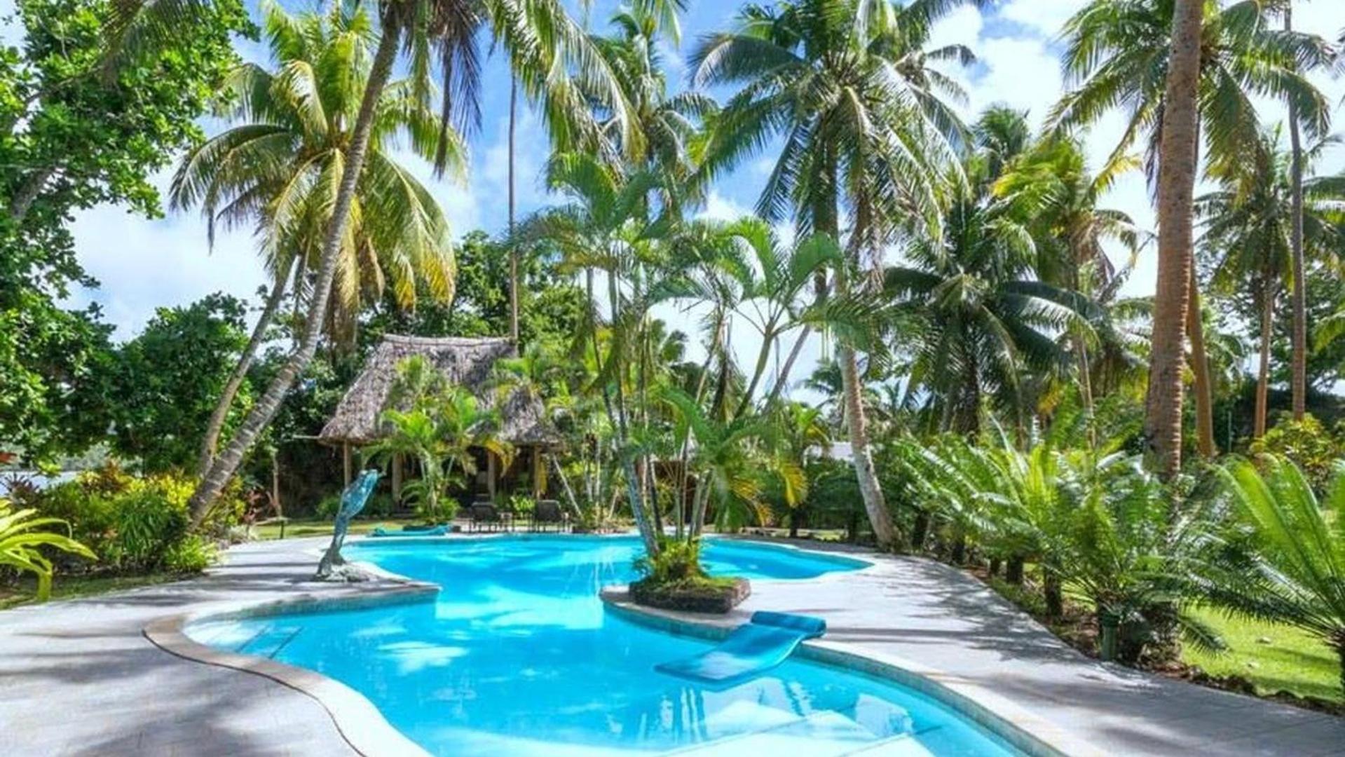 Namale & * Savusavu