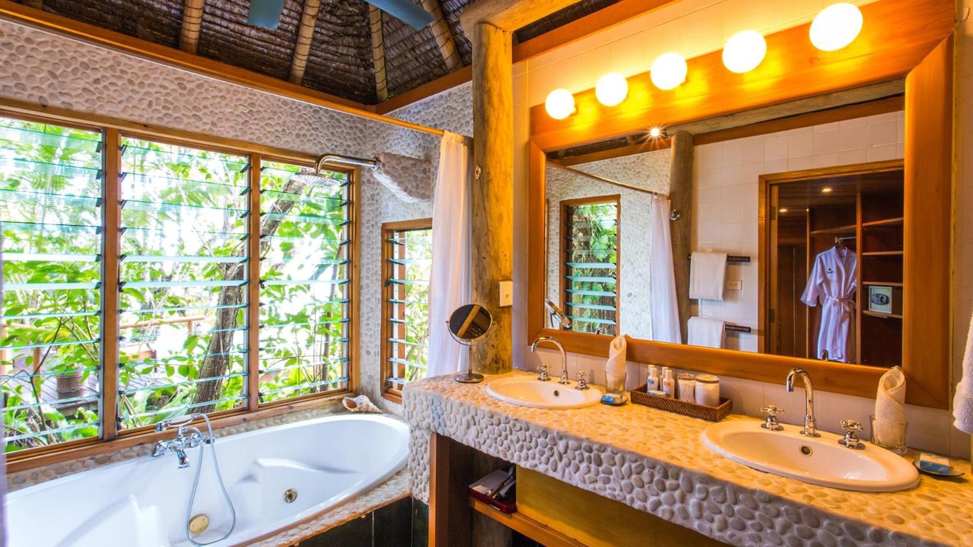 Namale & Resort *
