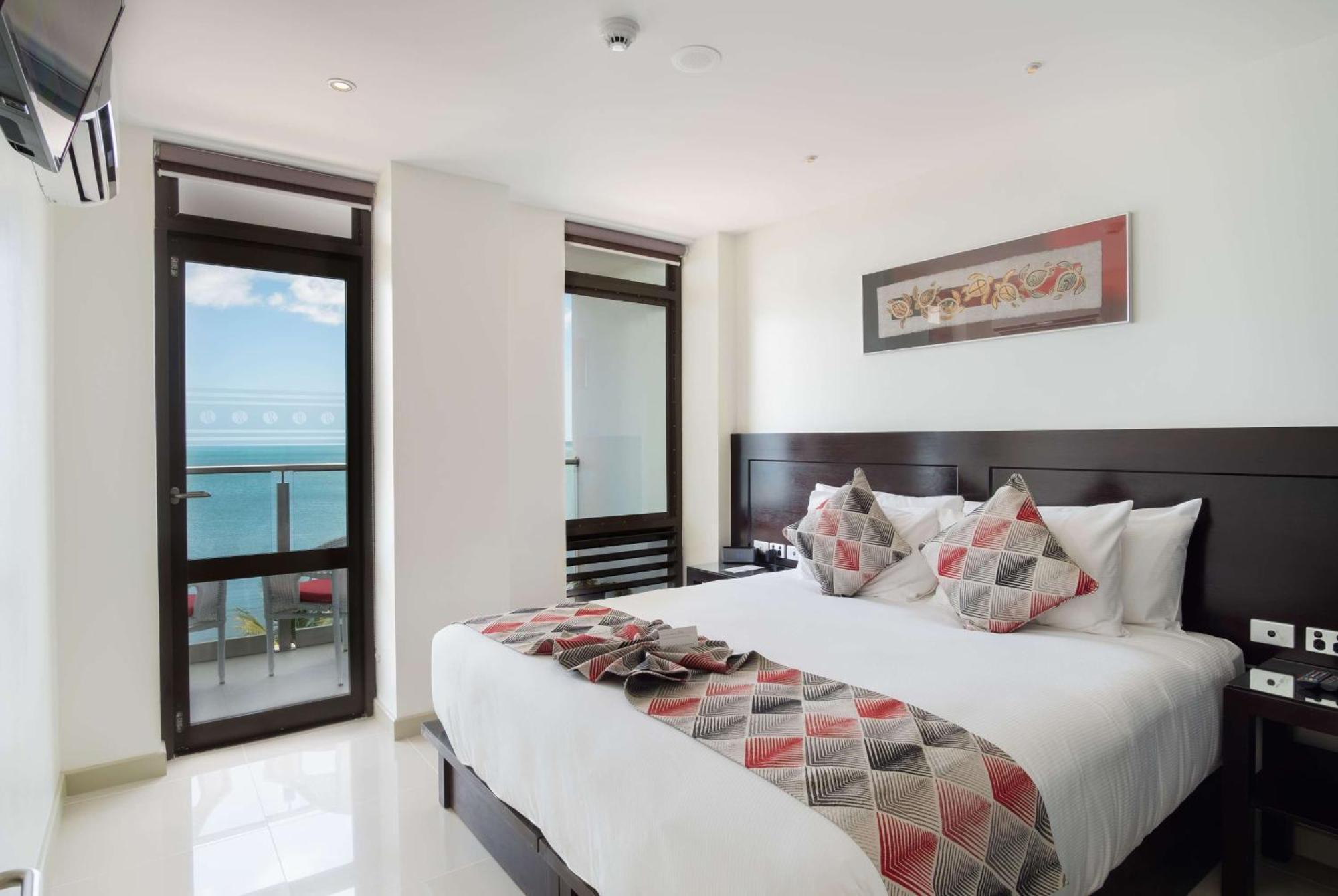 Ramada Suites By Wyndham Wailoaloa Beach Fiji Nadi