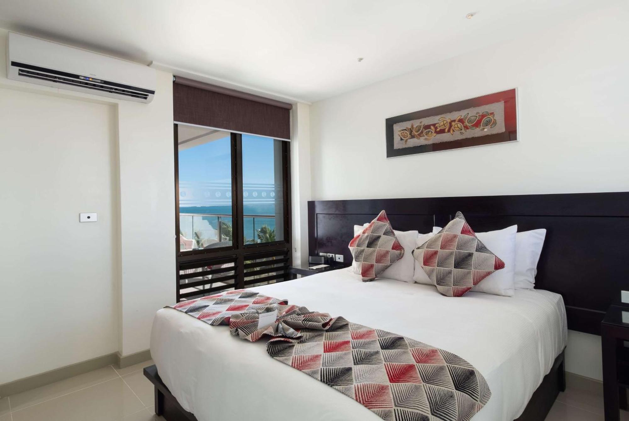 Ramada Suites By Wyndham Wailoaloa Beach Fiji