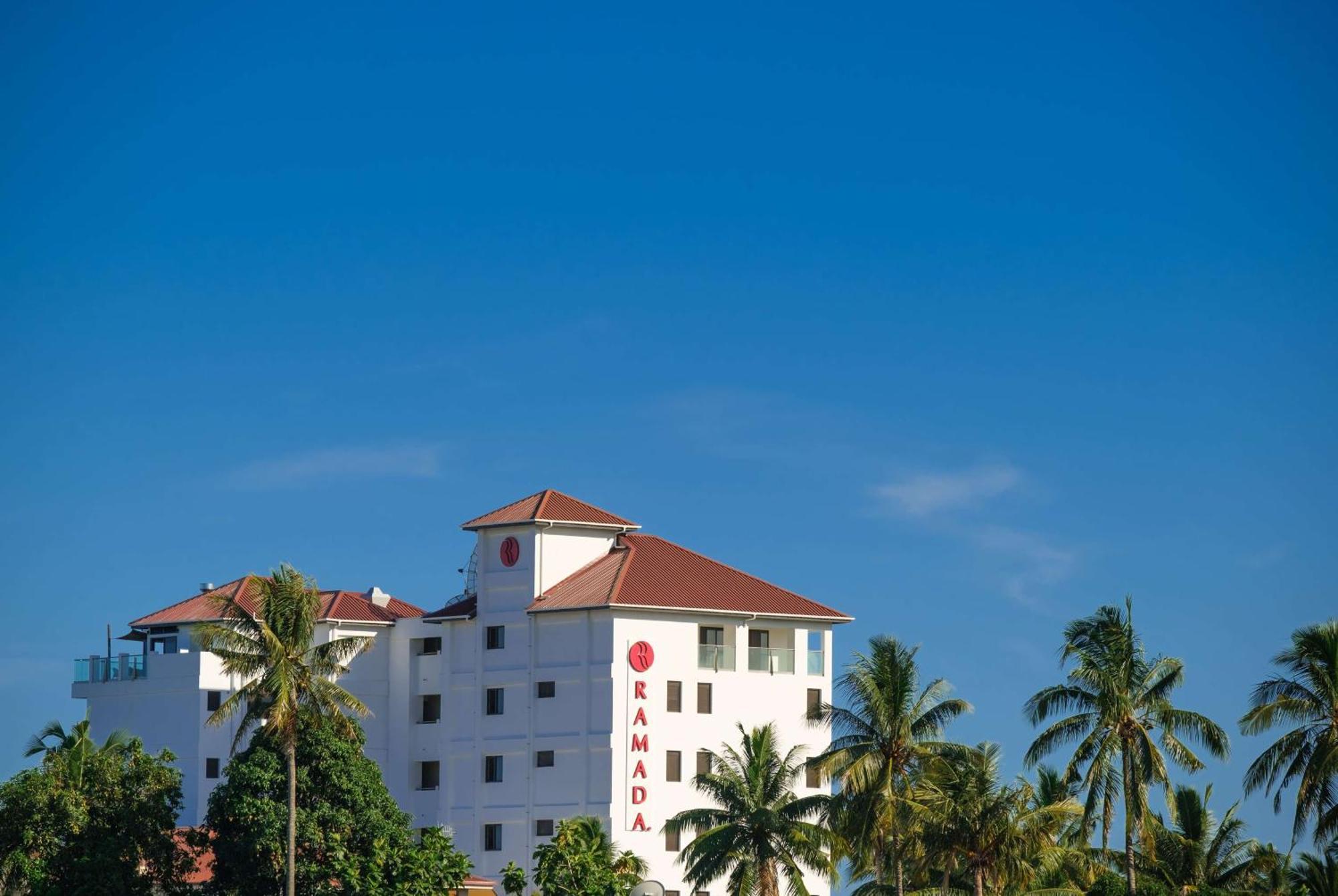 Aparthotel Ramada Suites By Wyndham Wailoaloa Beach Fiji