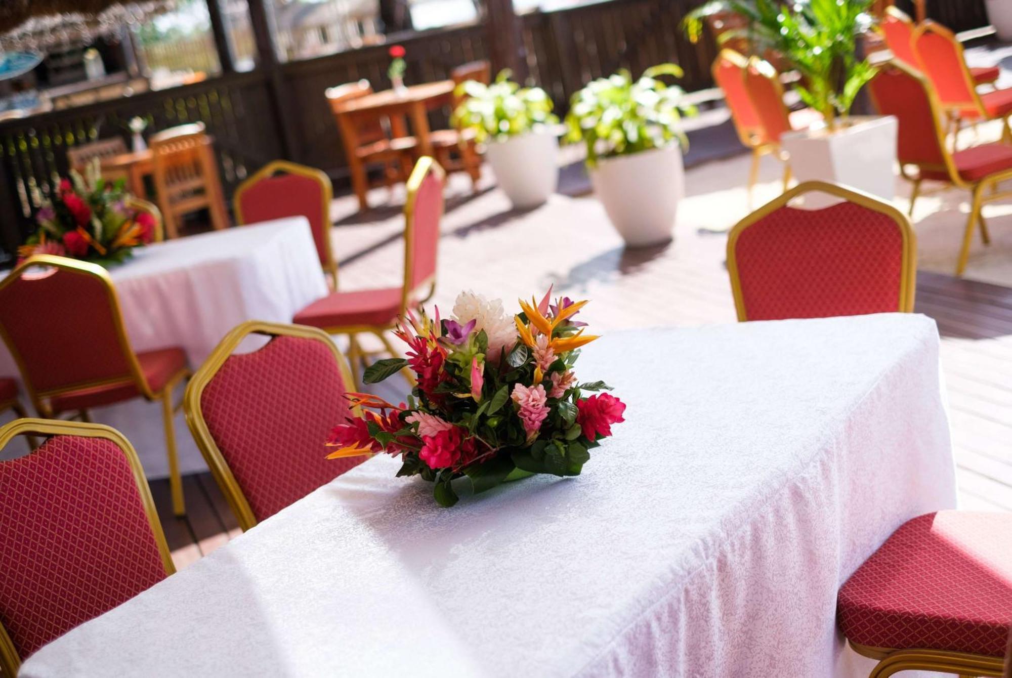 Ramada Suites By Wyndham Wailoaloa Beach Fiji 4* Nadi