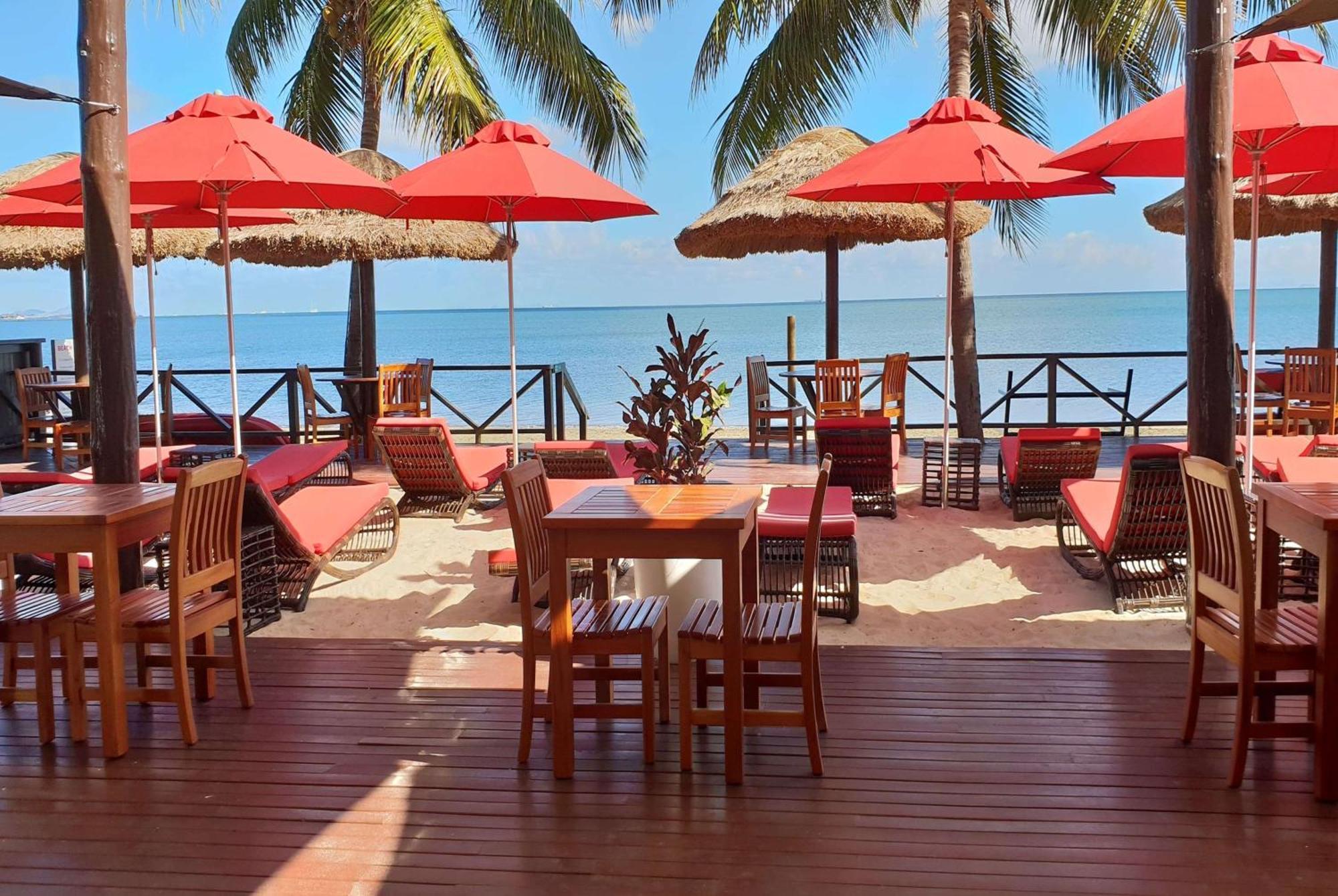 Aparthotel Ramada Suites By Wyndham Wailoaloa Beach Fiji