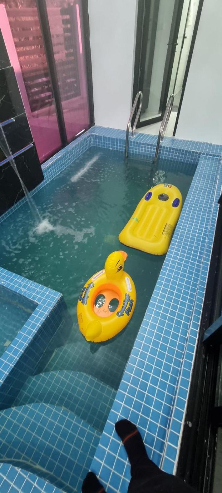 Shanis Luxurious * Lautoka