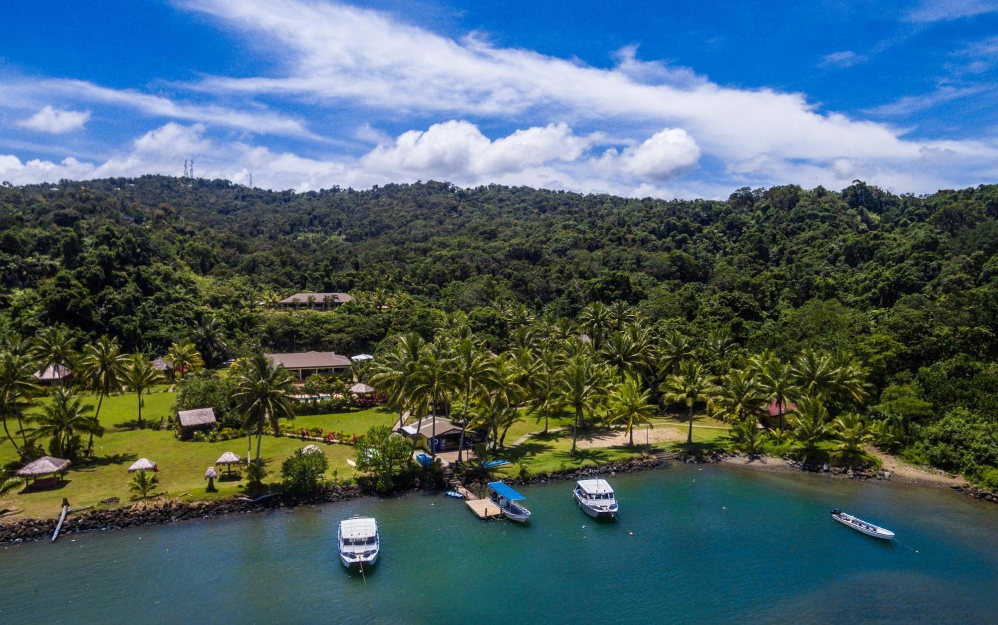 Resort Waidroka Bay