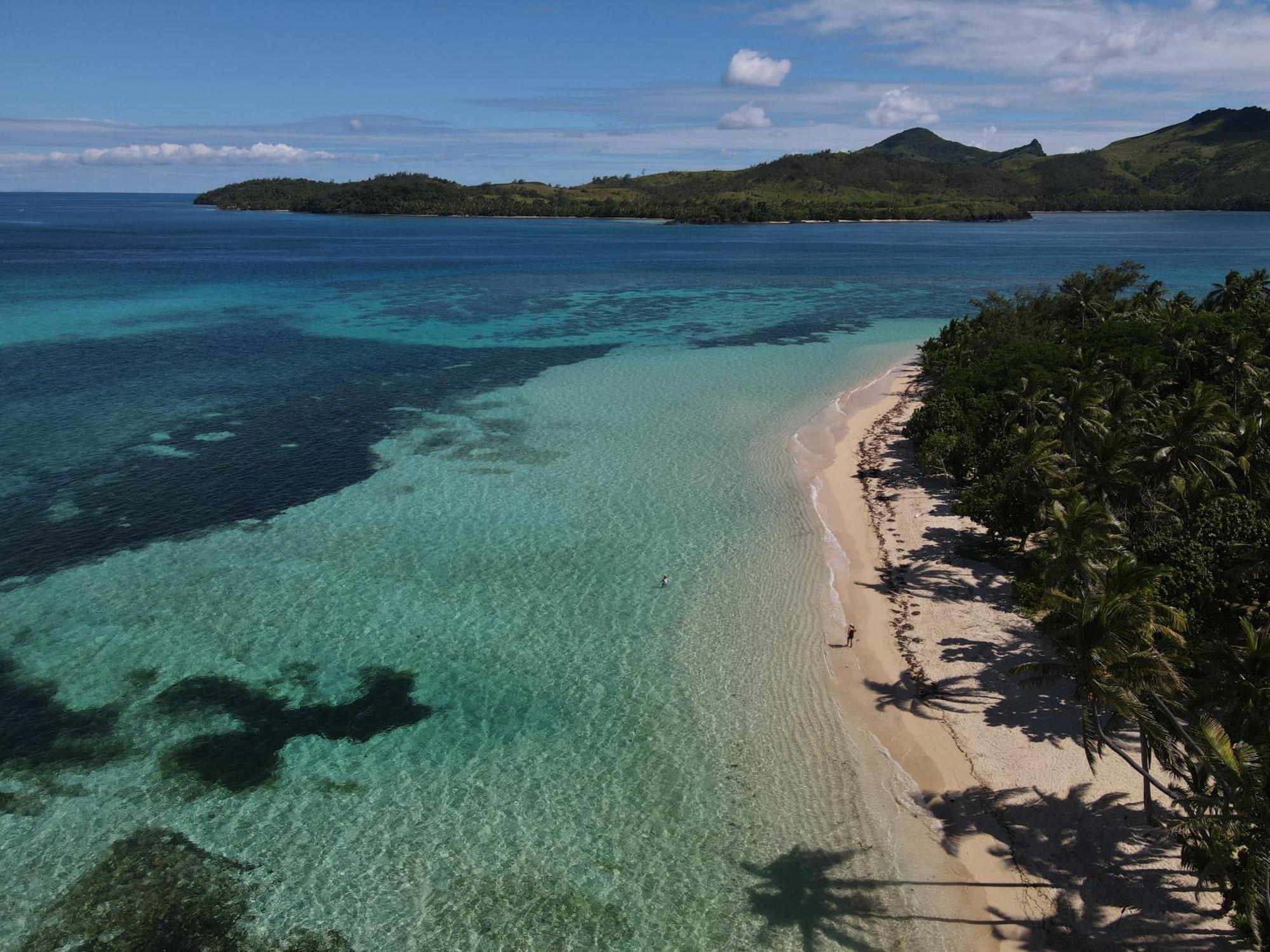 Coconut Beach Resort Tavewa Island