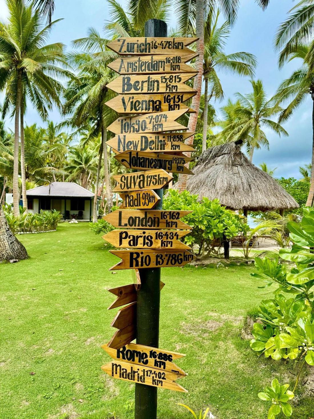 Coconut Beach 3* Tavewa Island