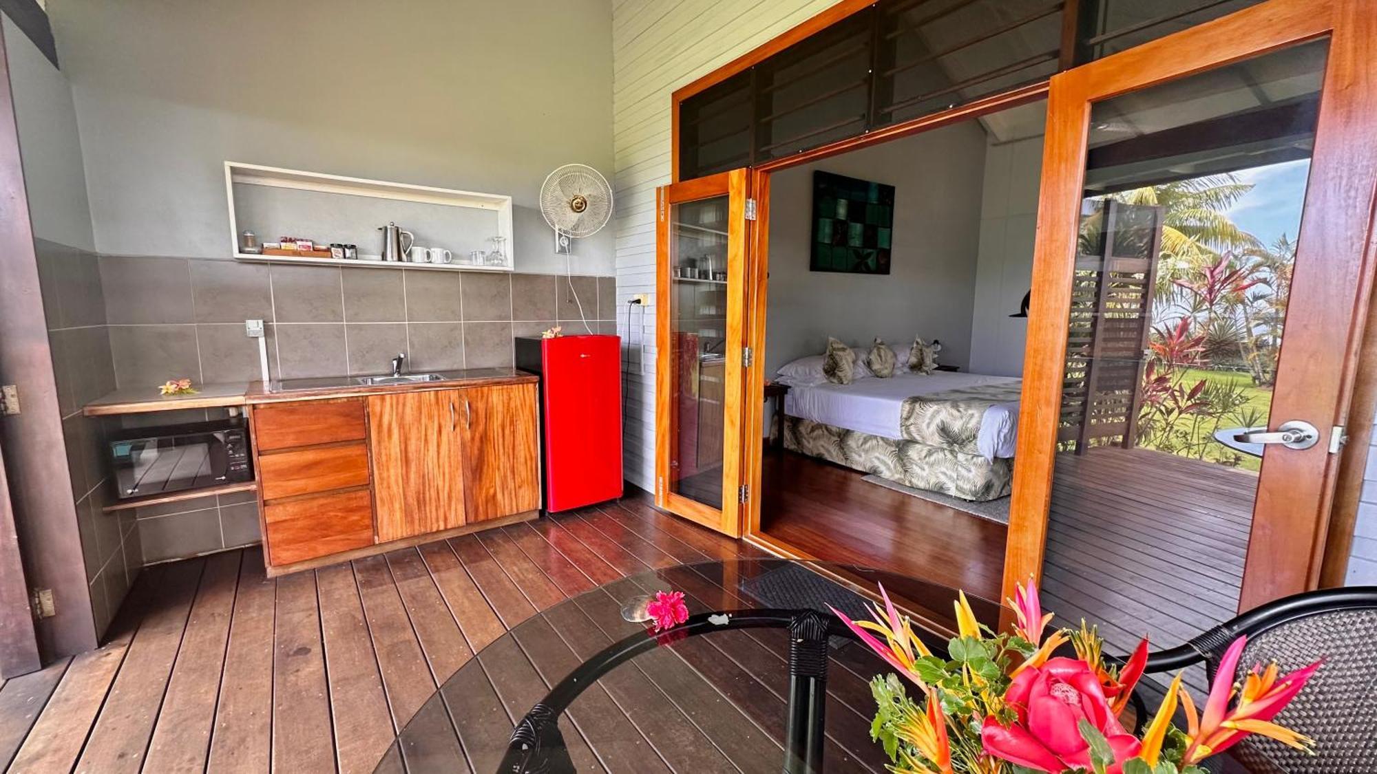 Aroha Taveuni Beachfront Bures Hotel 3*