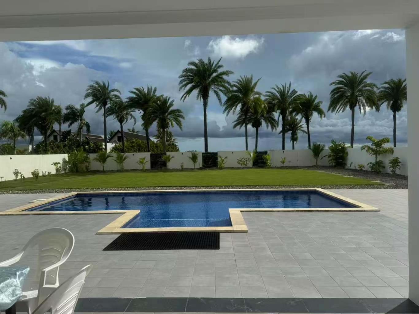 Villa Side *