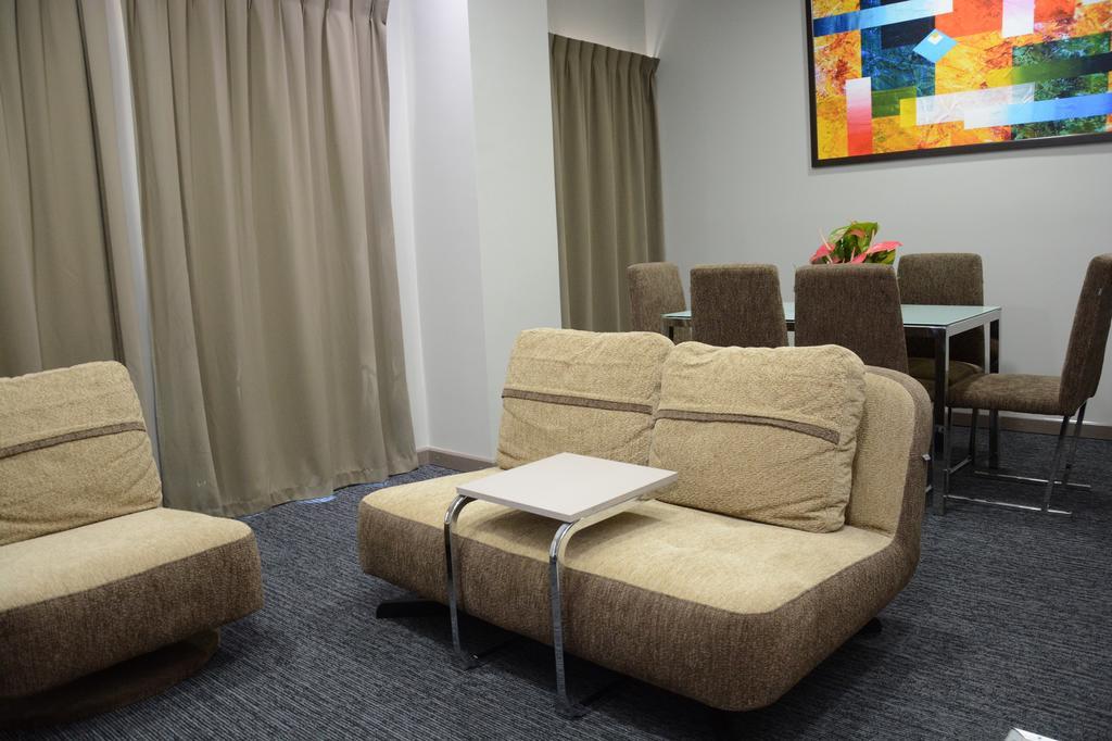 Ratsun Airport Apartment