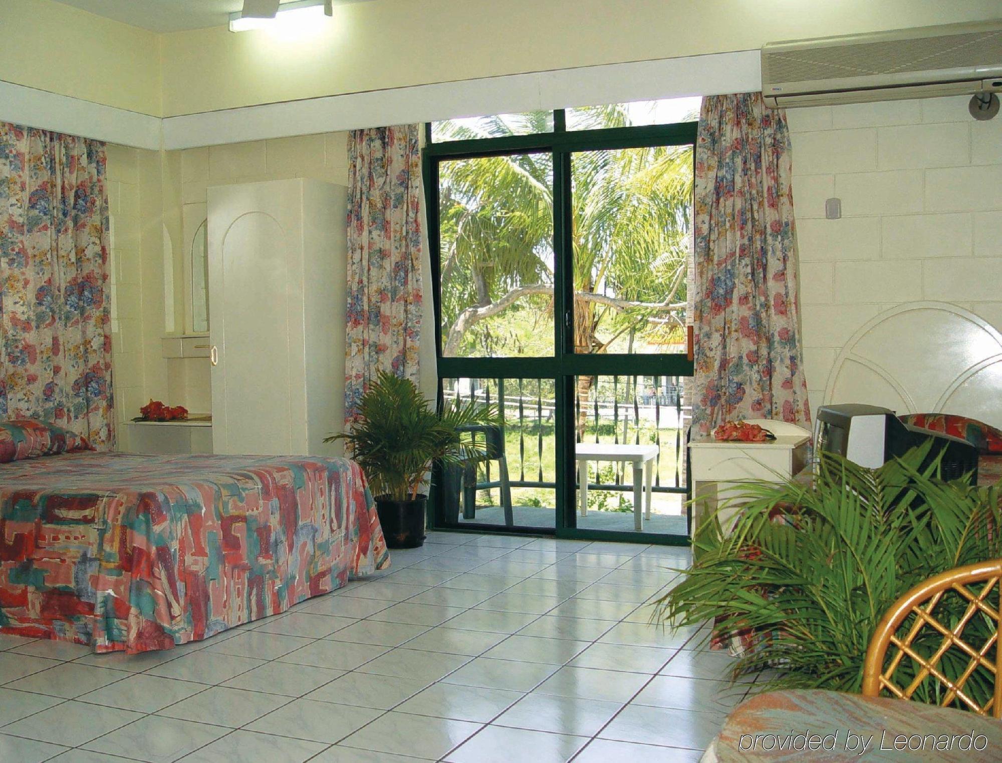 Hotel Grand Melanesian 2*