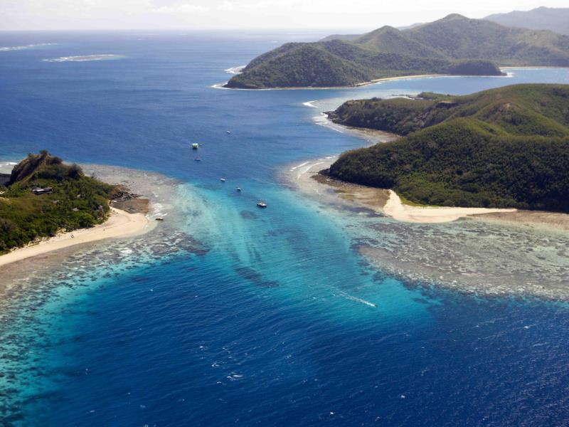 Mantaray Island 3*