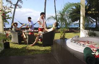 Resort Garden Island Waiyevo