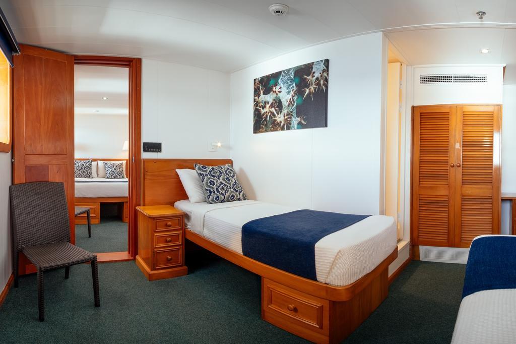Captain Cook Cruises Fiji