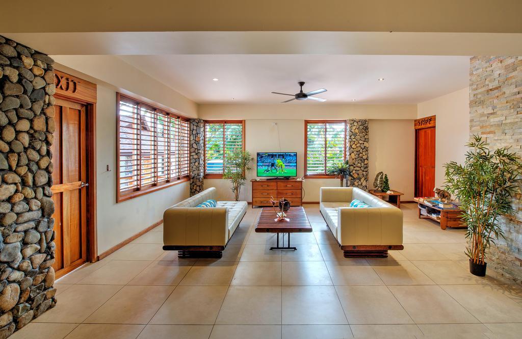 Maui Palms Votua