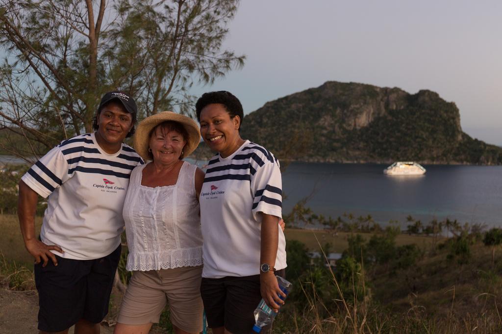 Captain Cook Cruises Fiji