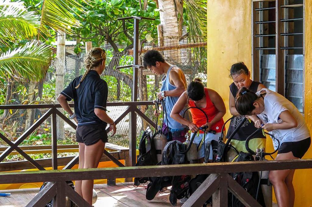Ratu Kini Backpackers & Dive
