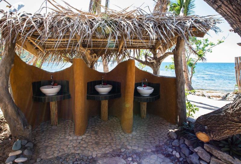 Barefoot Manta Island Resort 3* Drawaqa Island
