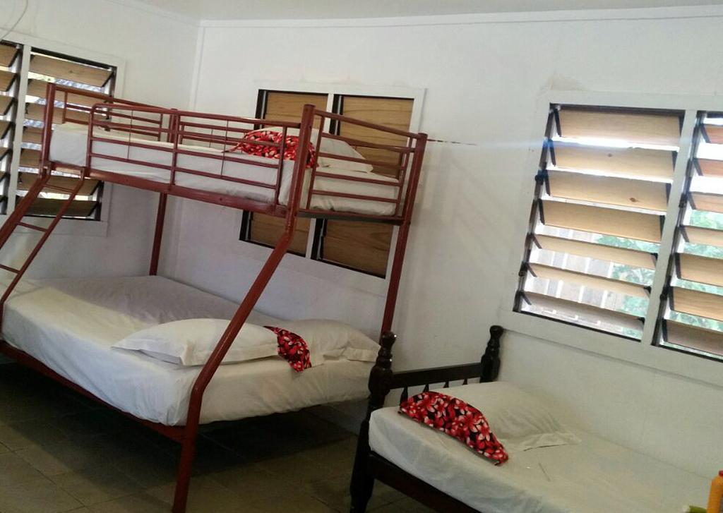 Ratu Kini Backpackers & Dive Resort Mana Island