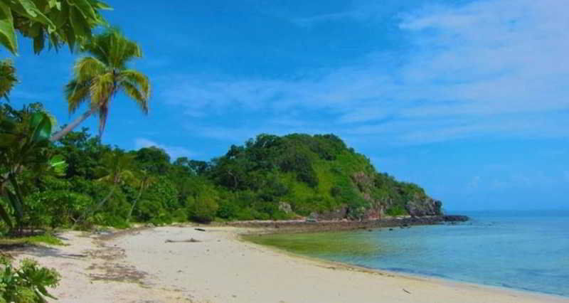 Tadrai Island Mana Island