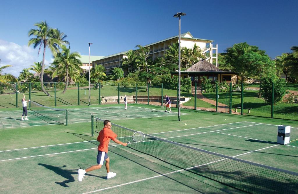 Outrigger Fiji Resort 5*