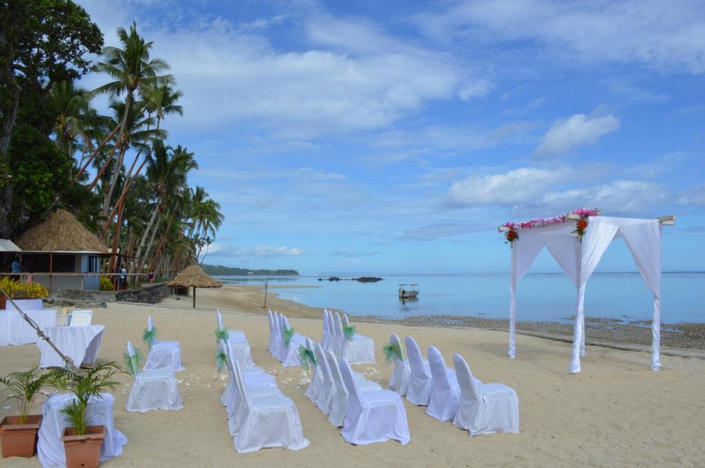 Fiji Hideaway & 4*