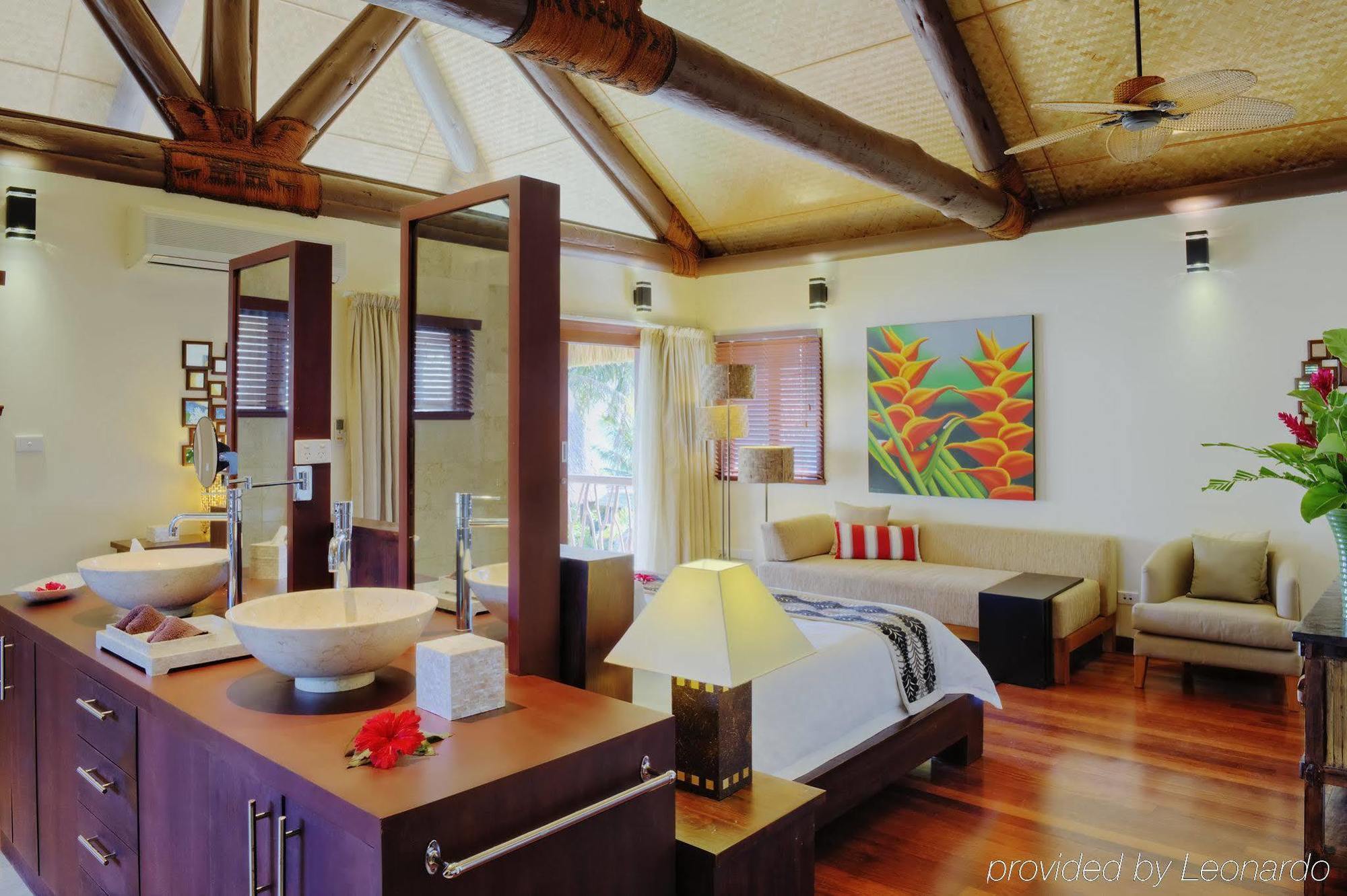 Resort Nanuku, Collection 5*