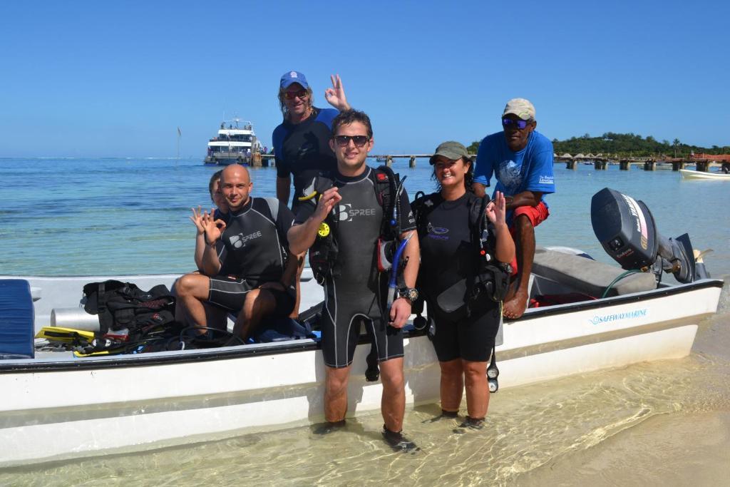 Ratu Kini Backpackers & Dive Mana Island