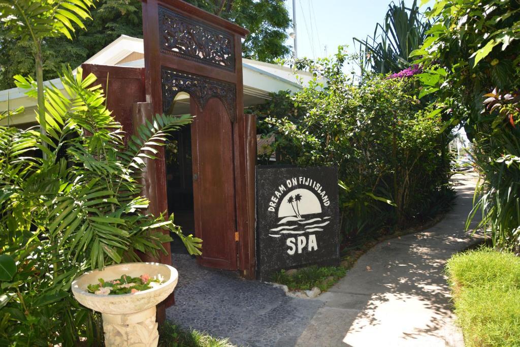 First Landing & Resort Lautoka