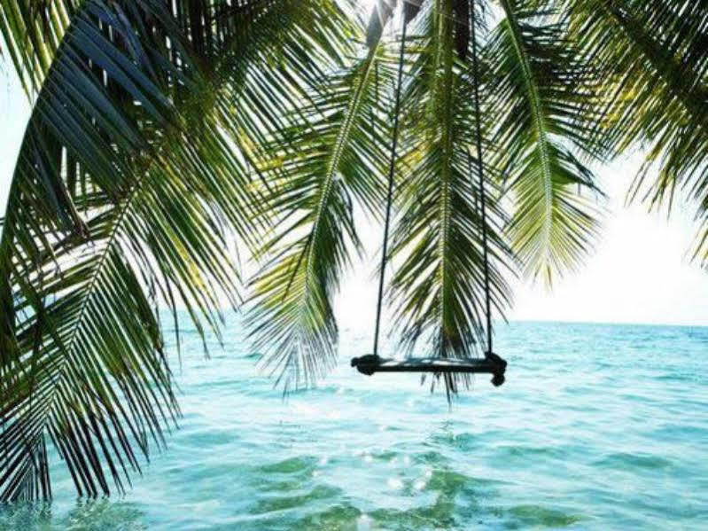 Resort Coconut Grove Beachfront 4*