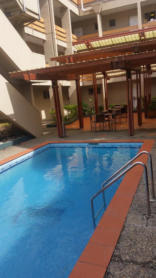 Hotel Peninsula International