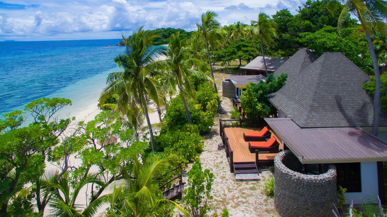 & - Fiji Mana Island