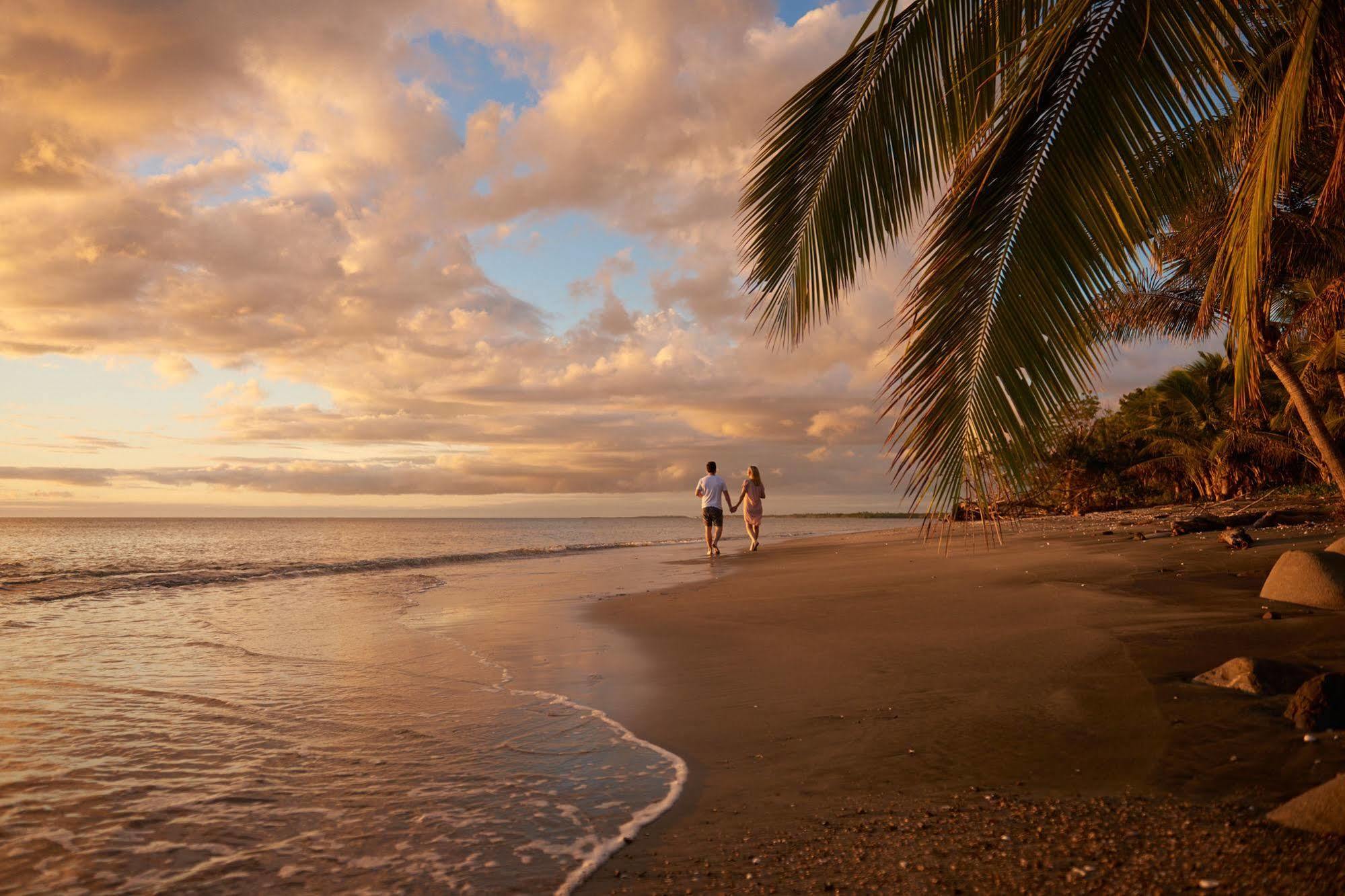 Doubletree By Hilton Fiji - Sonaisali Island 4*