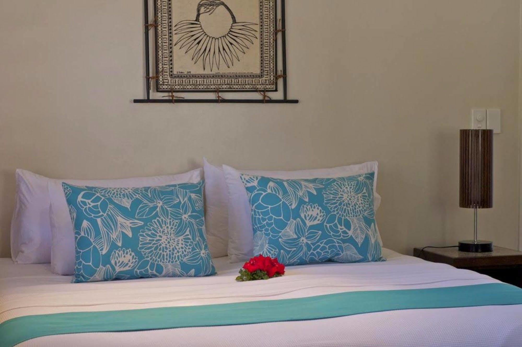 Paradise Cove 4*