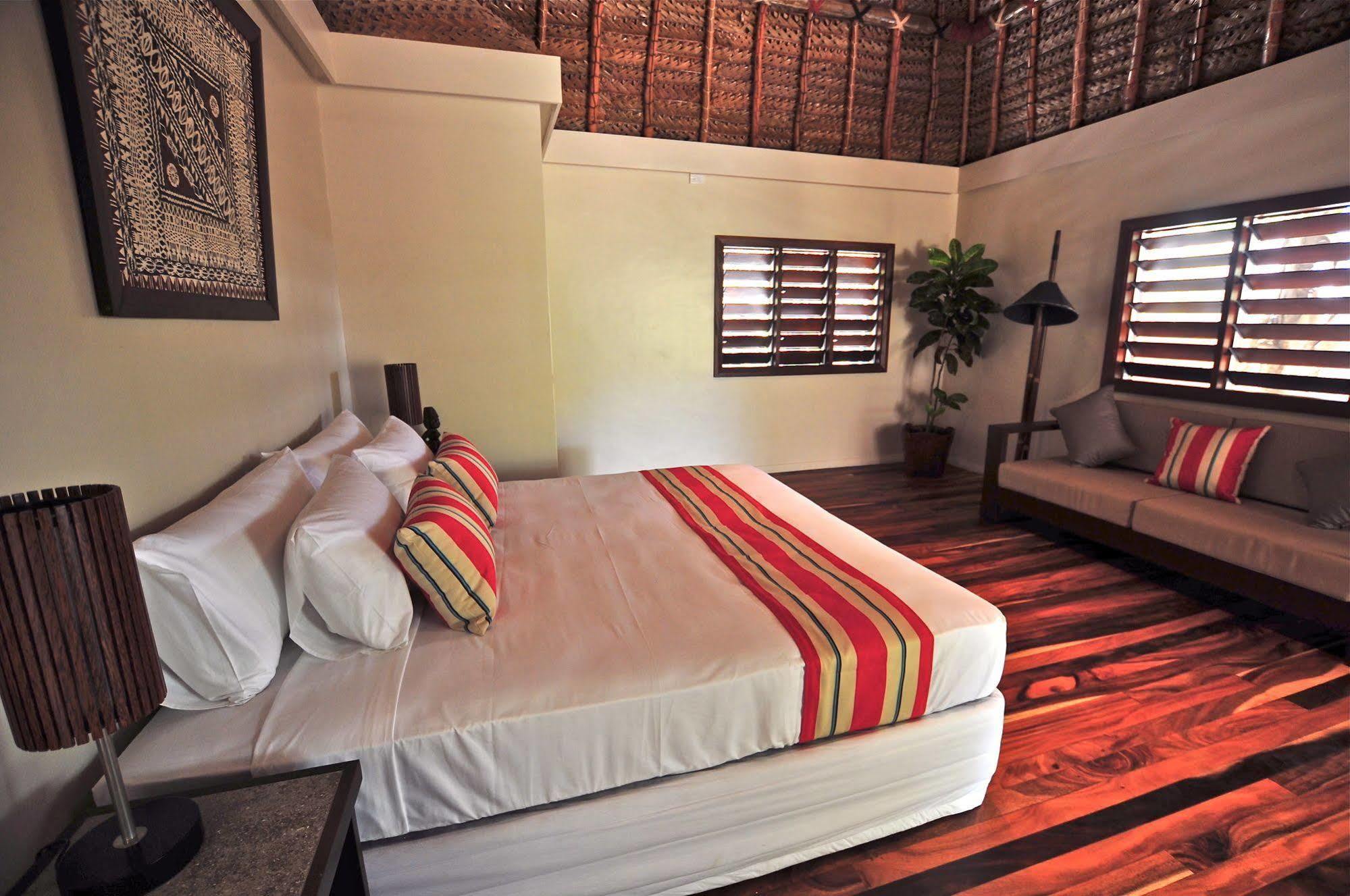 Paradise Cove Resort Naukacuvu Island