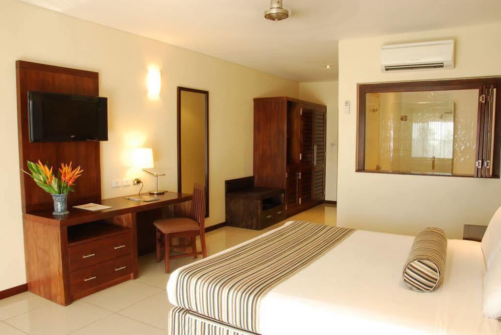 Tanoa Waterfront Hotel 4*